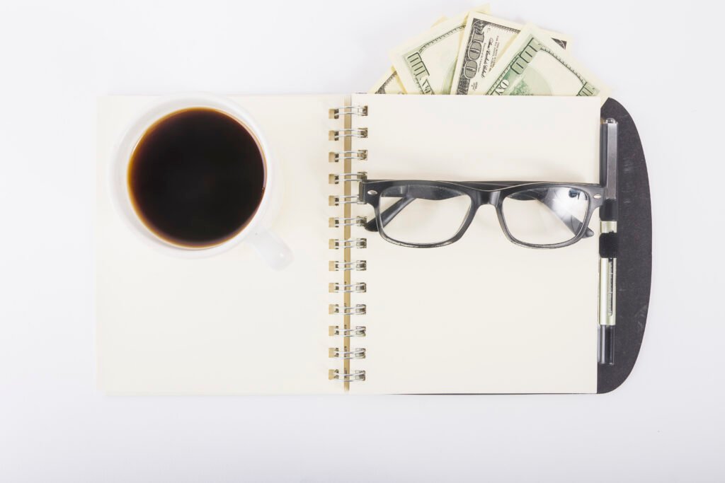 Descubra como o minimalismo financeiro pode te ajudar a gastar menos, economizar mais e aproveitar a vida com mais liberdade. Veja como eu apliquei esse conceito na prática e transformei minha vida financeira!