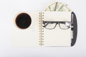 Descubra como o minimalismo financeiro pode te ajudar a gastar menos, economizar mais e aproveitar a vida com mais liberdade. Veja como eu apliquei esse conceito na prática e transformei minha vida financeira!