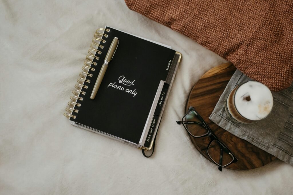 Descubra a jornada de transformação de vida de uma mulher aos 38 anos, com foco em saúde, finanças e planejamento para aposentadoria. Aprenda com os livros que mudaram sua visão sobre dinheiro e como ela está investindo para alcançar sua liberdade financeira aos 50 anos.
